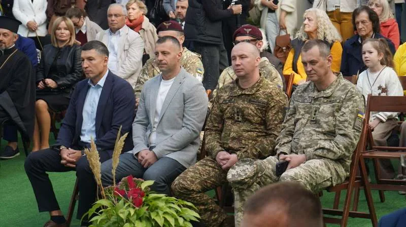 Що відбувається у центрі Чернівців зараз: фоторепортаж з Дня міста