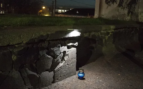На католицькому кладовищі в Луцьку запалять лампадки в пам’ять про похованих тут людей (фото)