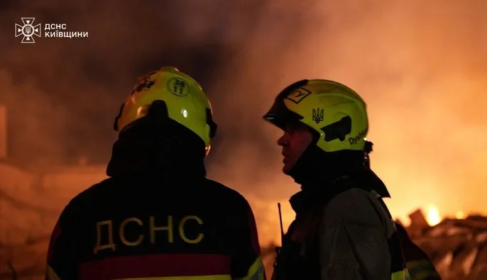 Нічна балістична атака на Київ: у Дарницькому районі загинули двоє людей