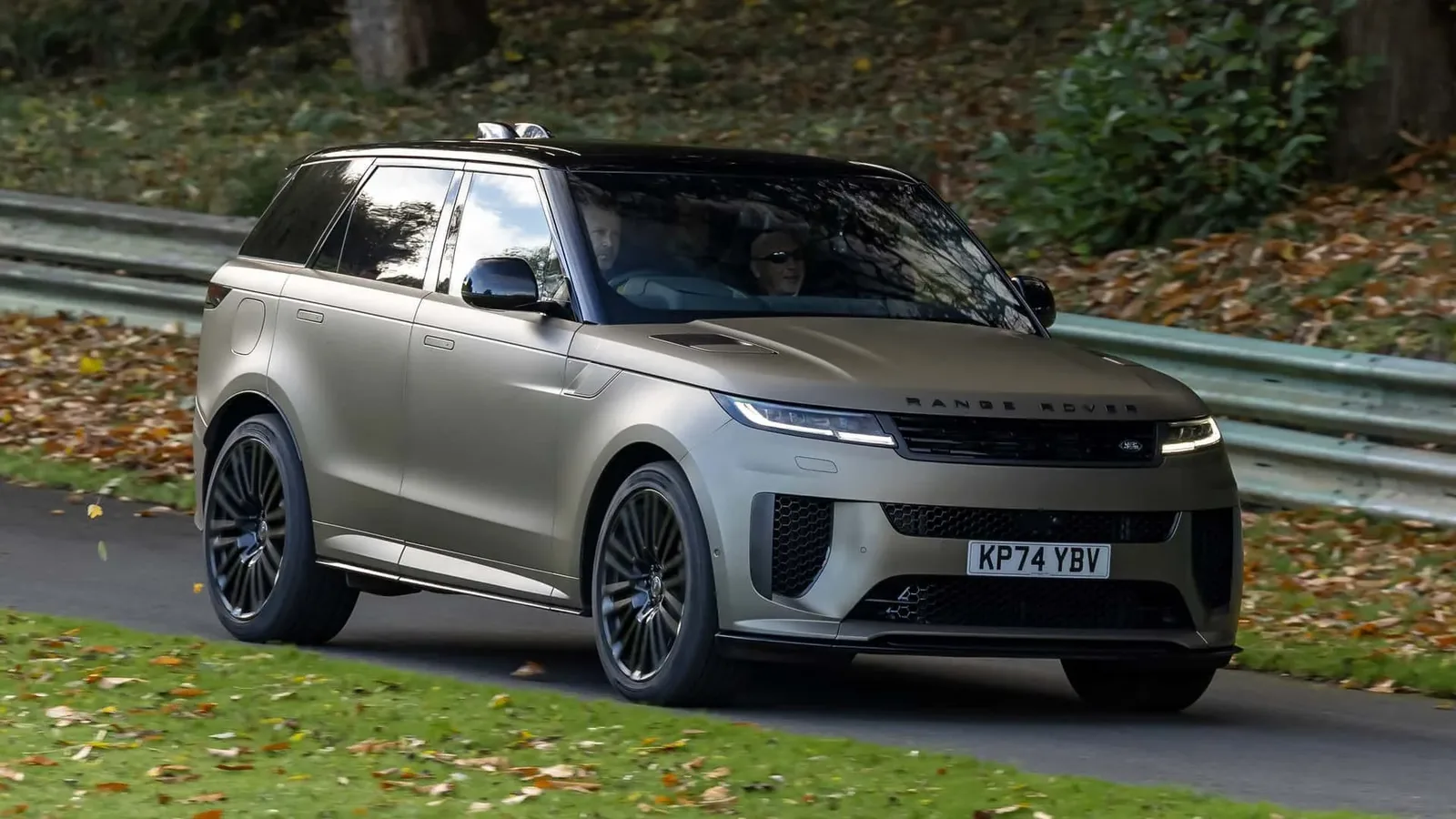 Range Rover Sport відкликають через тріщини в задній підрамі в США