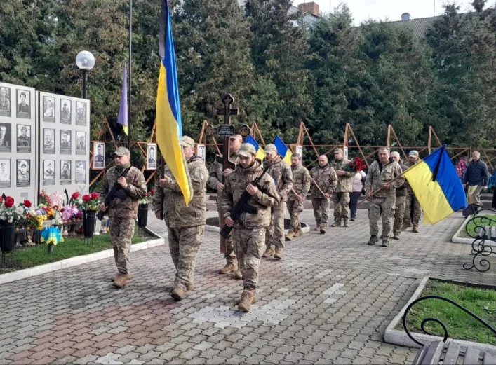У Ромнах попрощалися з полеглим захисником Віталієм Стасюком
