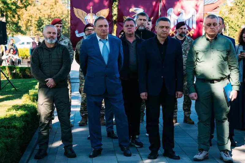У місті на Буковині відкрили Меморіал загиблим Героям-захисникам України
