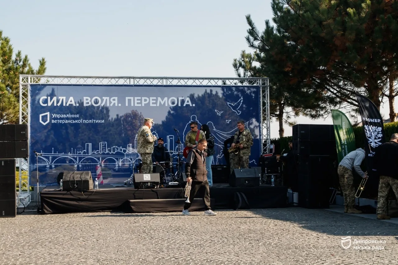 «Міць Дніпра»: 55 ветеранів разом із родинами завершили вітрильний сезон на яхтах - 11.10.2026