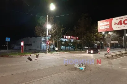 ДТП за участю Mazda 6 та Samand на Богоявленському проспекті в Миколаєві