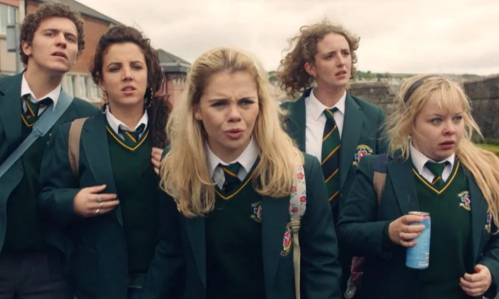 Дівчата з Деррі (Derry Girls) 2018–2022