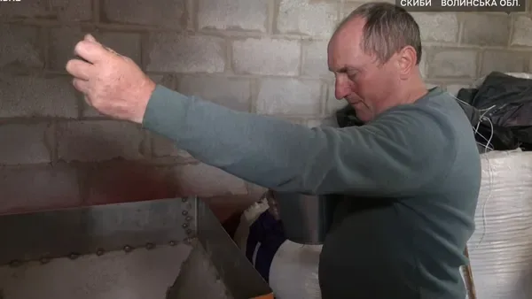 Олія, яка зберігається 10 років: ветеран із Волині заробив пів мільйона на ожині й купив олійницю (відео)