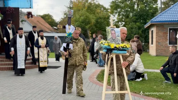 Назавжди 49: на Волині попрощалися із загиблим воїном Андрієм Єфрємовим (фото)
