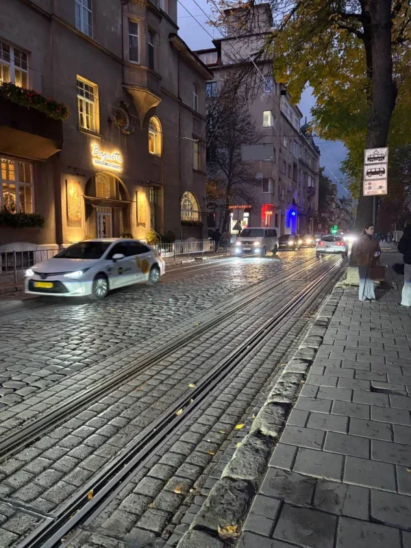У Львові на популярній вулиці виникають аварійні ситуації
