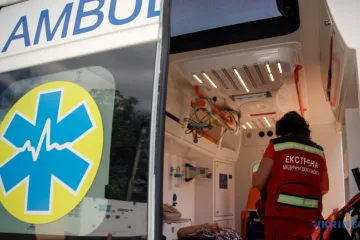 Внаслідок авіаудару по Херсону постраждала 11-річна дівчинка