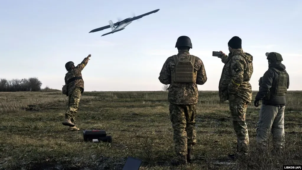 Українські військові кажуть про проблеми зі звʼязком на Starlink — це впливає на middle-strike операції