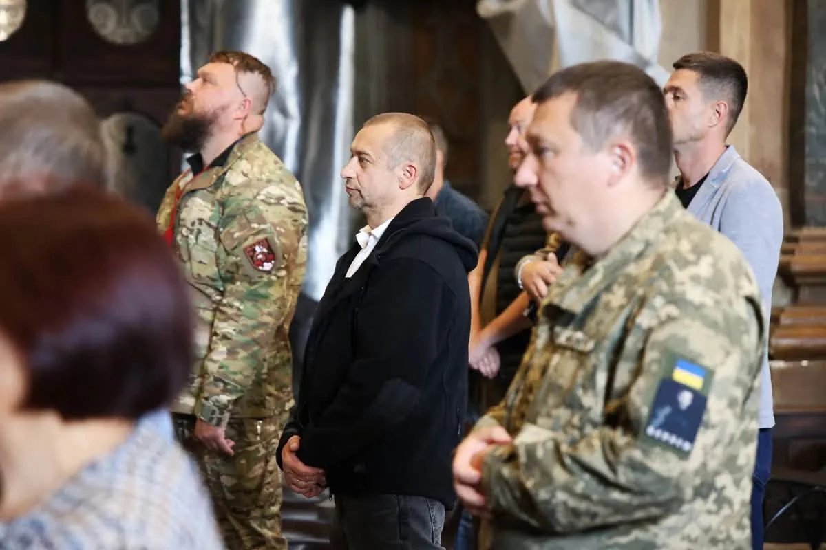 Родинам 12 полеглих розвідників вручили «Хрести Героя» - 3