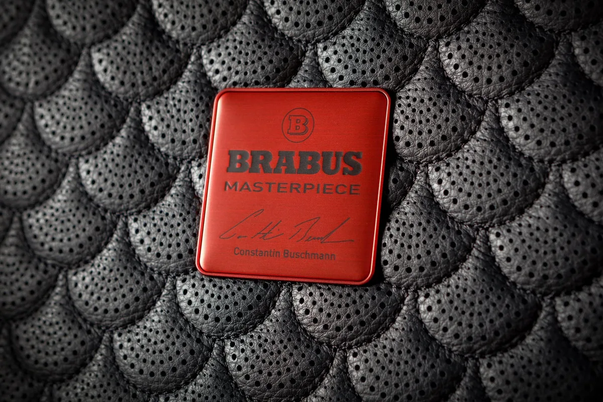 Шильдик Brabus Masterpiece на коже