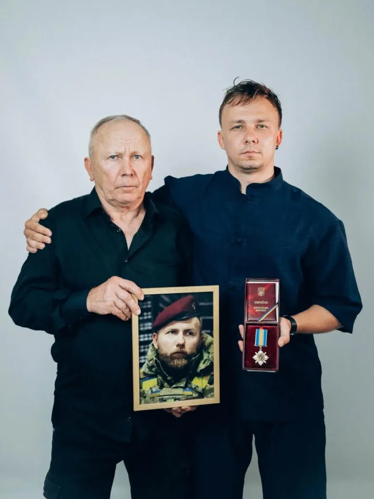Історії 15 Героїв з Кілії стануть основою фотовиставки: завершено перші зйомки меморіального проєкту “Імена, які живуть”