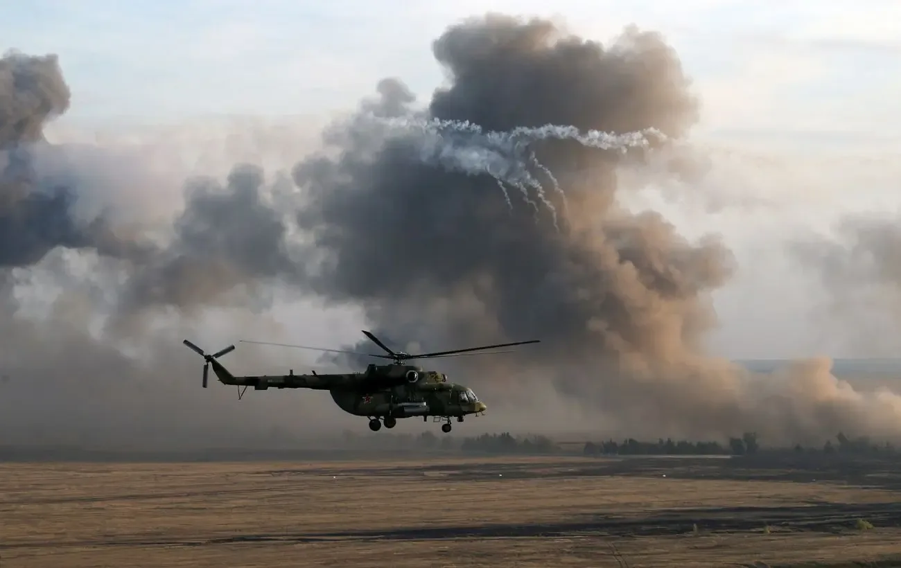 Третя штурмова дронами спалила російський гелікоптер Мі-8 на Луганщині (відео)
