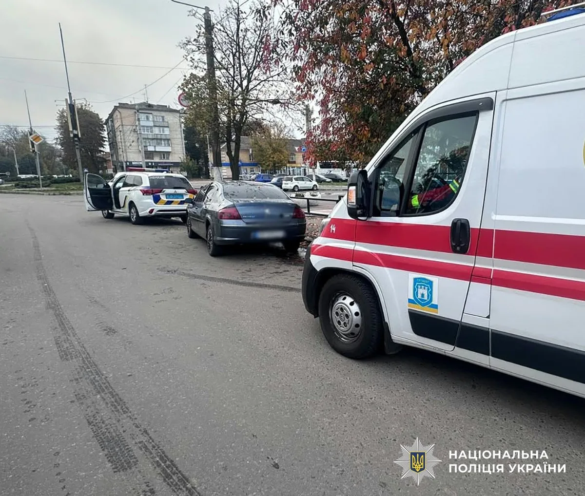 Злам замкненого авто у Житомирі заради порятунку водія із судомами