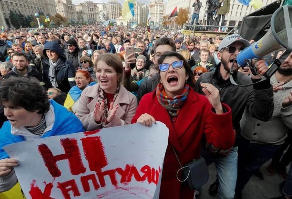 Украинцев уже окончательно готовят к "недокапитуляции": раскрыт опасный сценарий "мира"