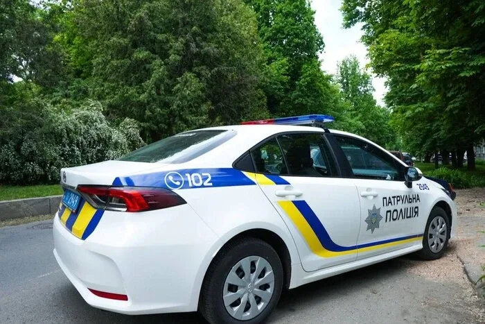 У Сумах чоловік посеред вулиці показав дітям свій статевий орган та отримав несподіване покарання