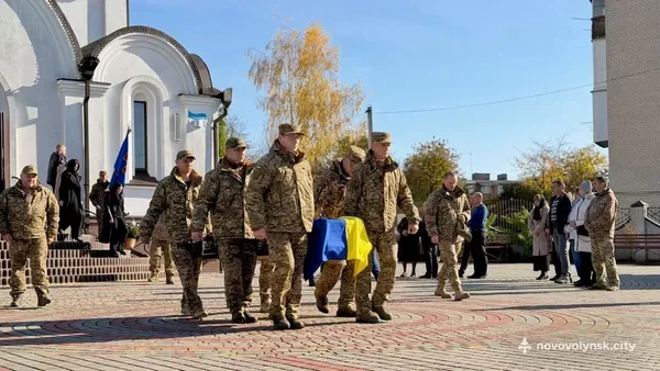 У Нововолинську попрощалися із 40-річним захисником Миколою Клецем (фото)