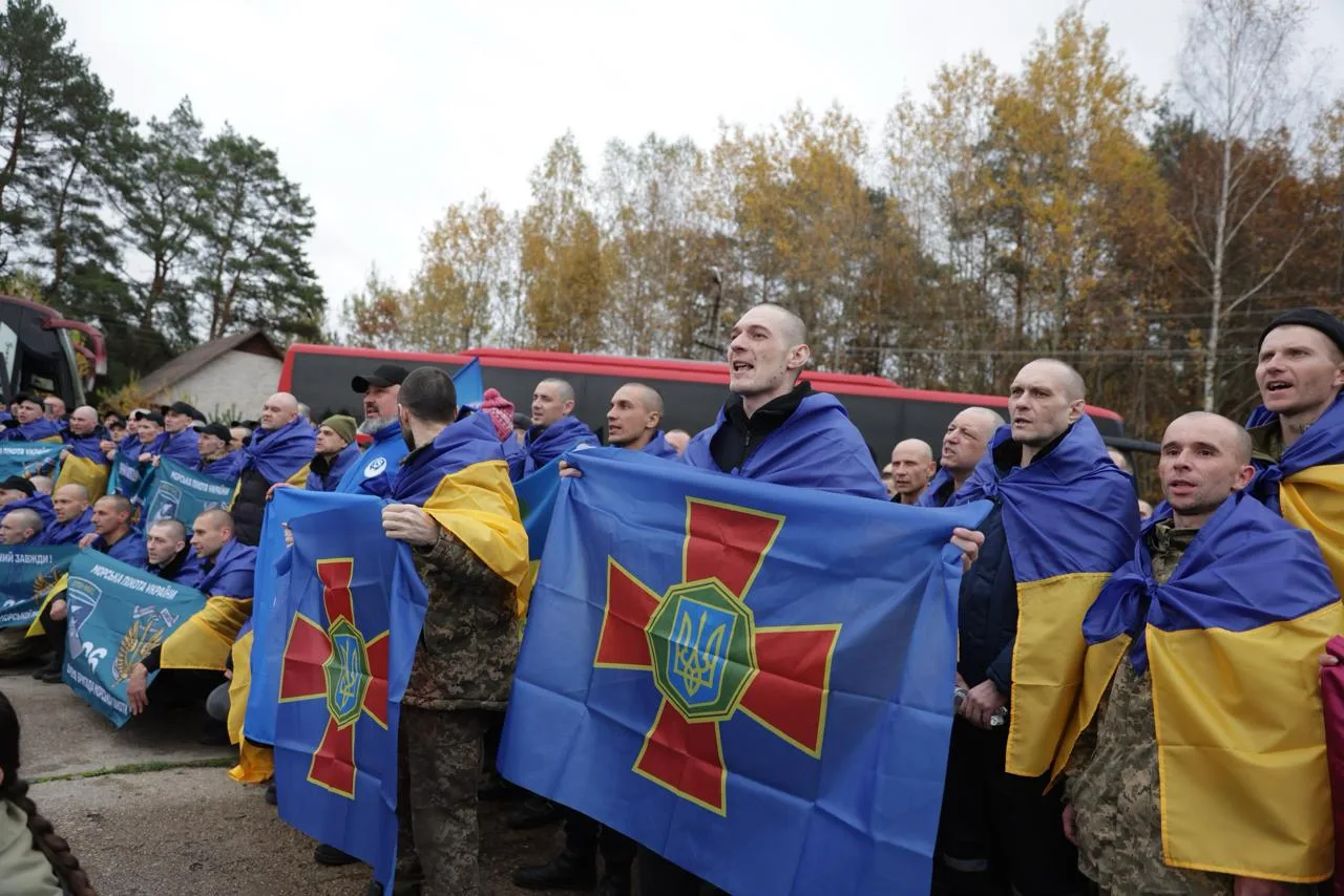 Семеро захисників із Сумщини повернулися додому з російського полону