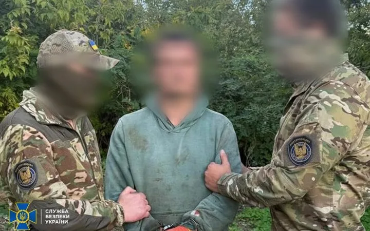 СБУ на Харківщині затримала чоловіка, який готував схрони з вибухівкою для терактів