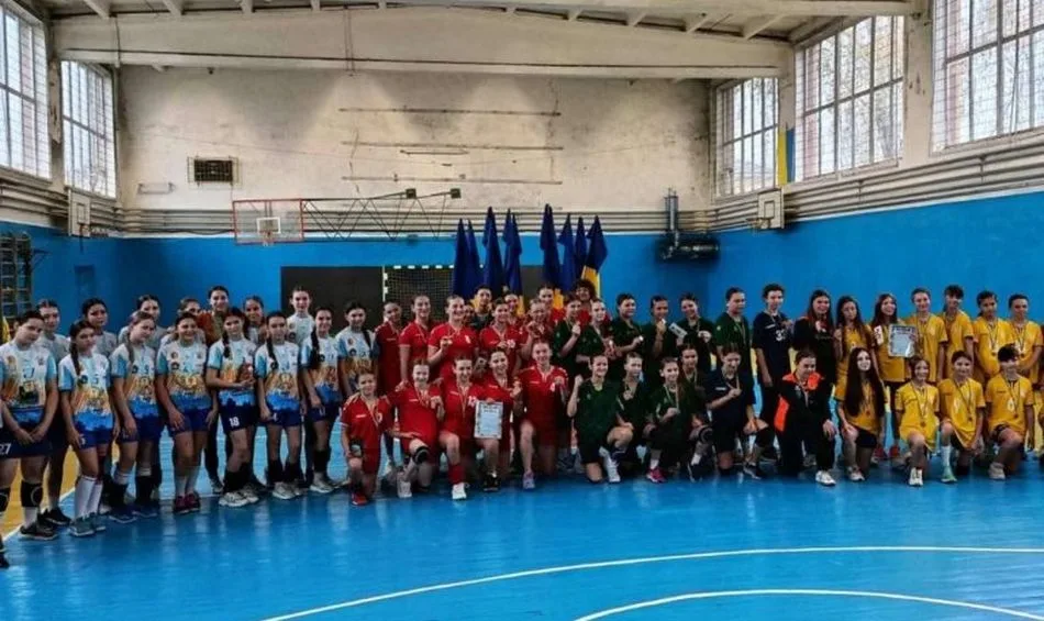 Гандболістки Кам’янського взяли участь у всеукраїнському турнірі
