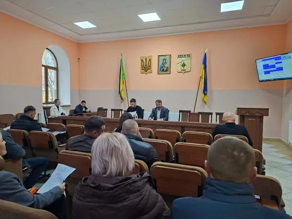 Яремчанська міськрада розглянула питання управління комунальним майном та внесення змін до бюджету громади