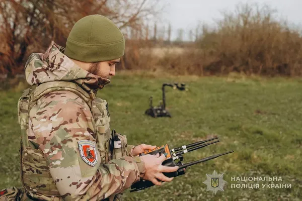Втратив дім на Луганщині й почав усе з нуля на Волині: історія поліцейського-вибухотехніка (фото)