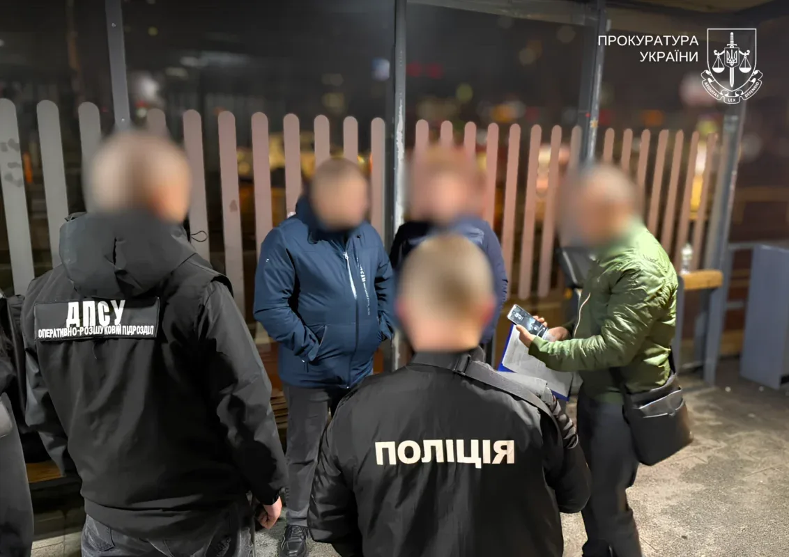 На Львівщині військовий переправляв чоловіків за кордон