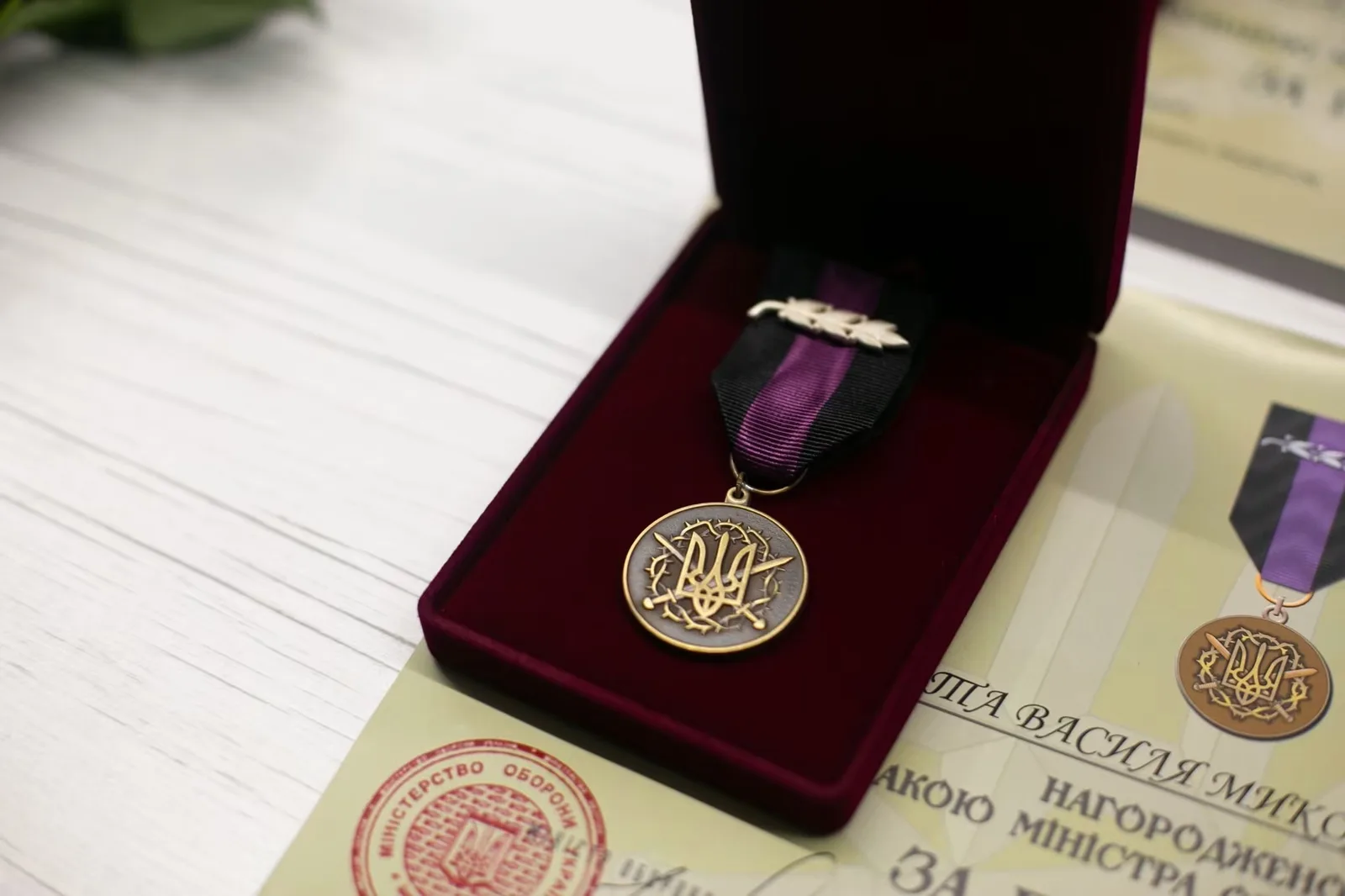 У Франківську п’ятьох захисників нагородили відзнаками Міноборони «За поранення»