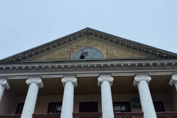 У Києві через нічну атаку РФ пошкоджений Музей української діаспори