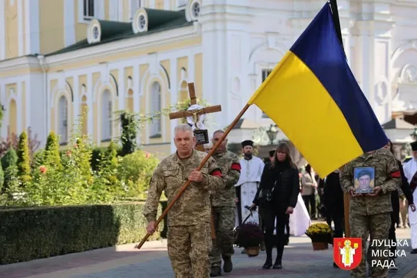 У Луцьку попрощалися з полеглими воїнами Володимиром Крачуновим та Валерієм Чайковським (фото)