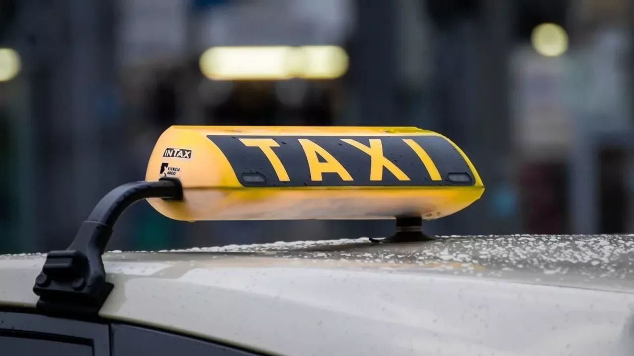 22 роки тримаємо наші міста у русі: чому робота в Opti Taxi 579 зараз актуальна як ніколи Як отримати ліцензію на таксі