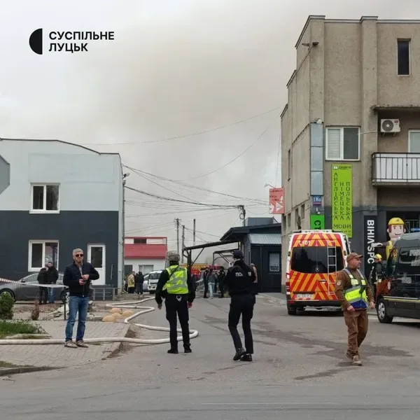 У Луцьку ворожий «шахед» атакував «ЄвроГурт»: є постраждалі (фото)