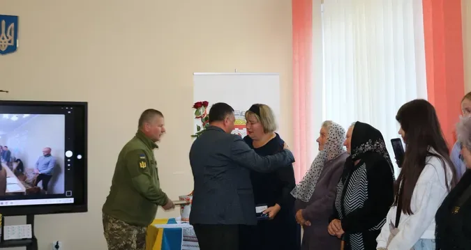 На Волині родині загиблого Героя вручили посмертну нагороду, а сестрі захисника – відзнаку за поранення (фото)