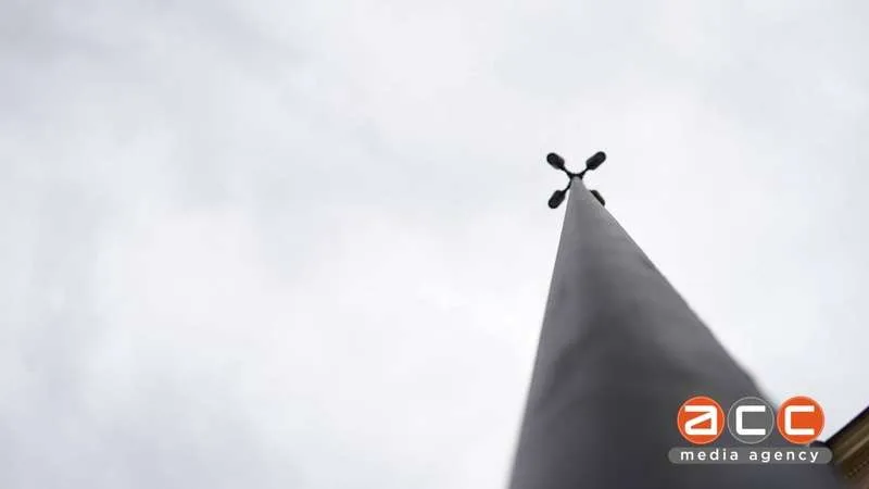 (ФОТО) Нові вуличні меблі на Заньковецької є частиною майбутніх відпочинкових зон із клумбами