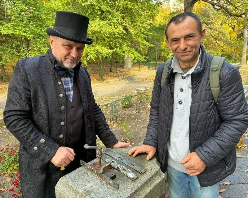 До колекції палацу Шуваловалова подарували старовинну фурнітуру