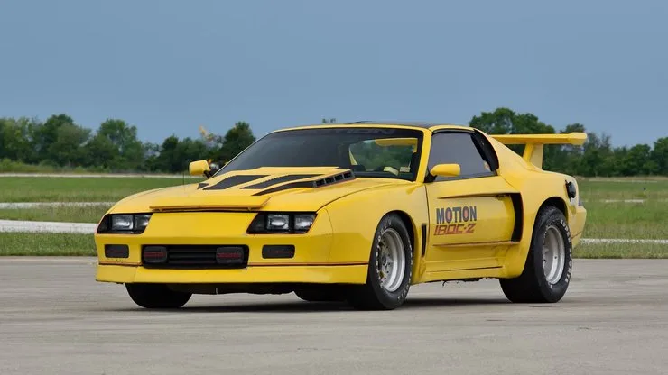 Автомобиль Chevrolet Camaro 1983 года