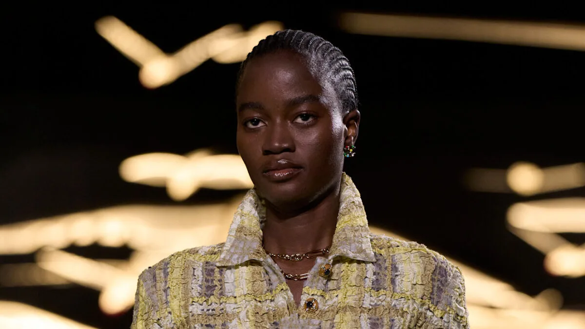 З вулиць Нігерії на подіум Chanel: як вірусне відео зробило Рейчел Оджуромі зіркою показу SS27