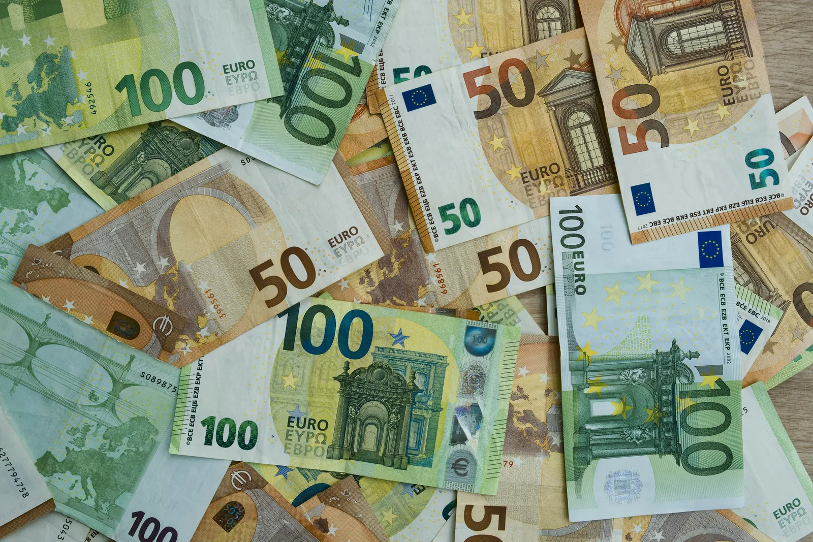 Україна отримала від ЄС новий транш у 1,2 млрд євро на оборонні потреби