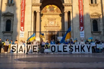 Українці в Будапешті провели акцію на підтримку окупованих Олешок