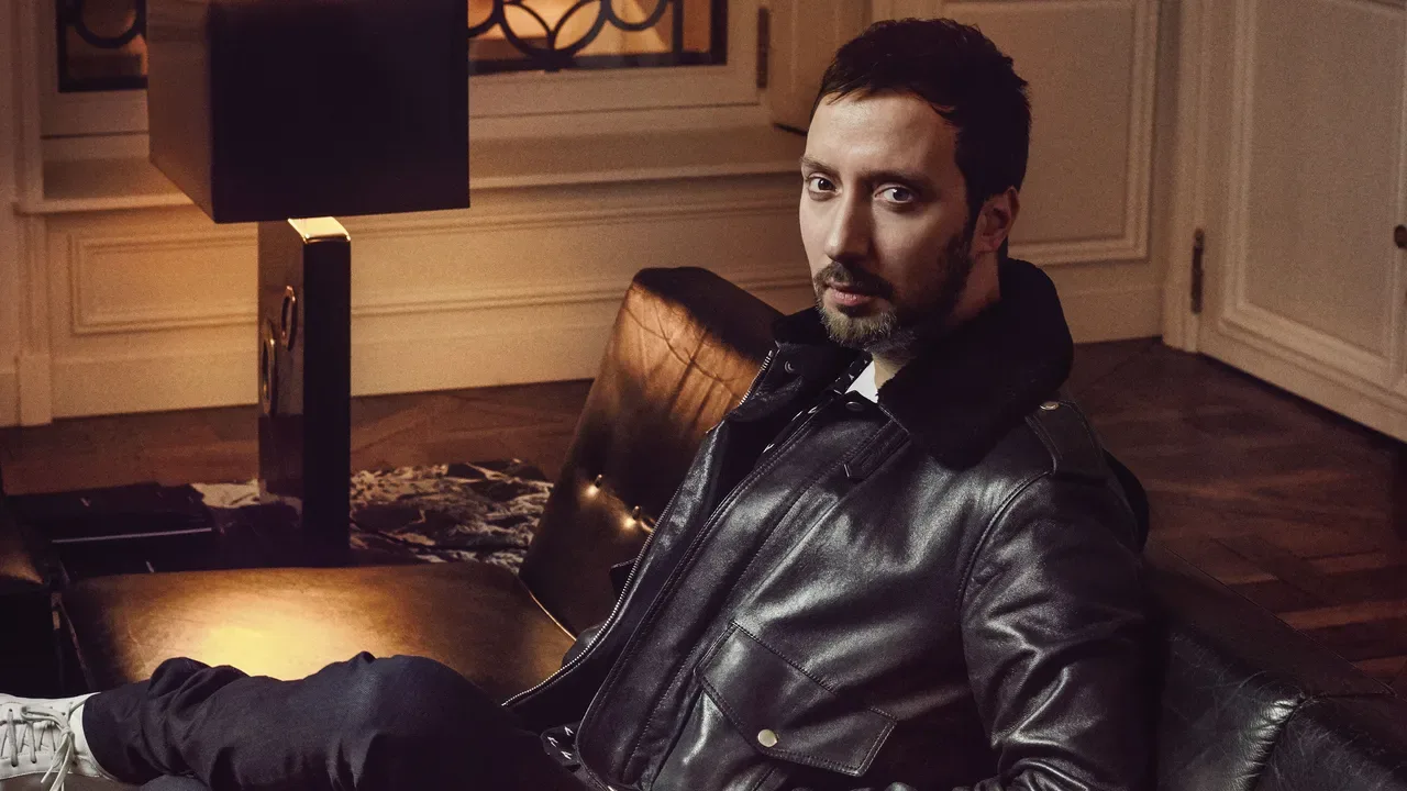 Кінець декади Ваккарелло в Saint Laurent