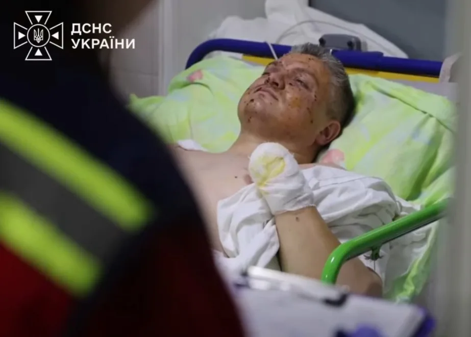 ДСНС оперативно транспортувала важкопораненого сапера з Сумщини до Львова на протезування