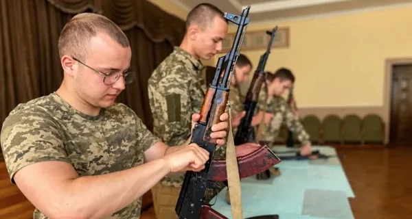 Не сдашь «Основы национального сопротивления» - вылетишь из вуза: что нужно знать студентам о новом предмете