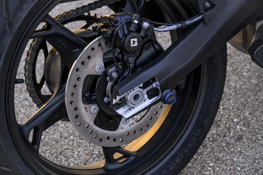 BMW F 450 RR: новий спортбайк для доріг та треку