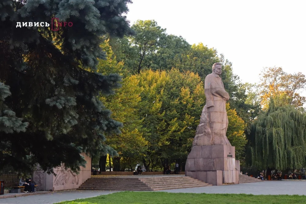 Мандруємо вулицями Львова: добірка осінніх світлин міста - 1