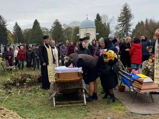 У громаді на Волині попрощалися із Героєм Олександром Шуміком (фото)