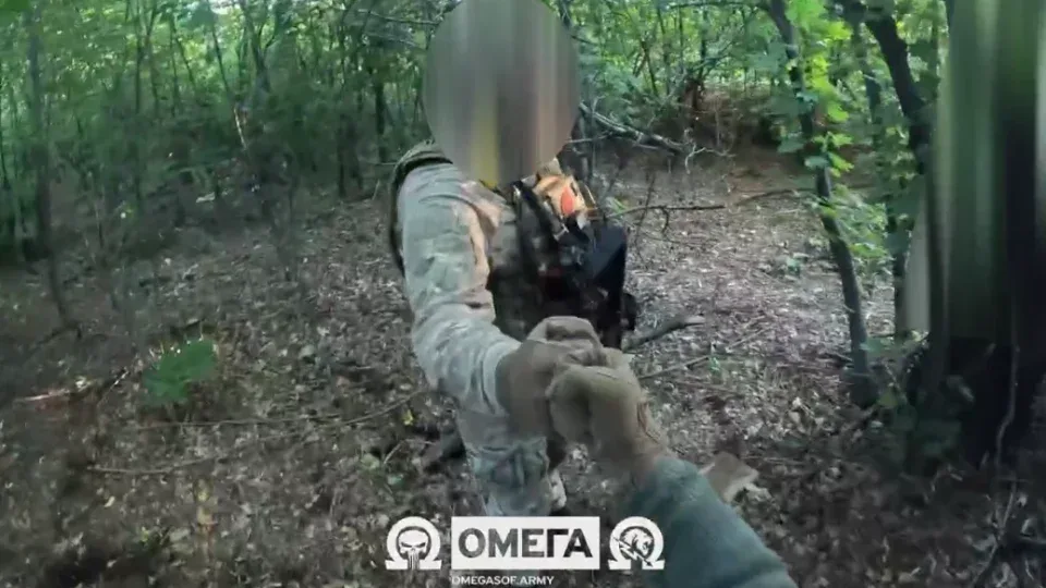 Не просто взяв і полетів: дронарі «Омеги» показали свій побут, підготовку та ураження цілей 