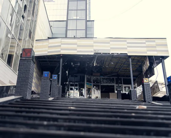 Атаковано торгівельний центр у Сумах