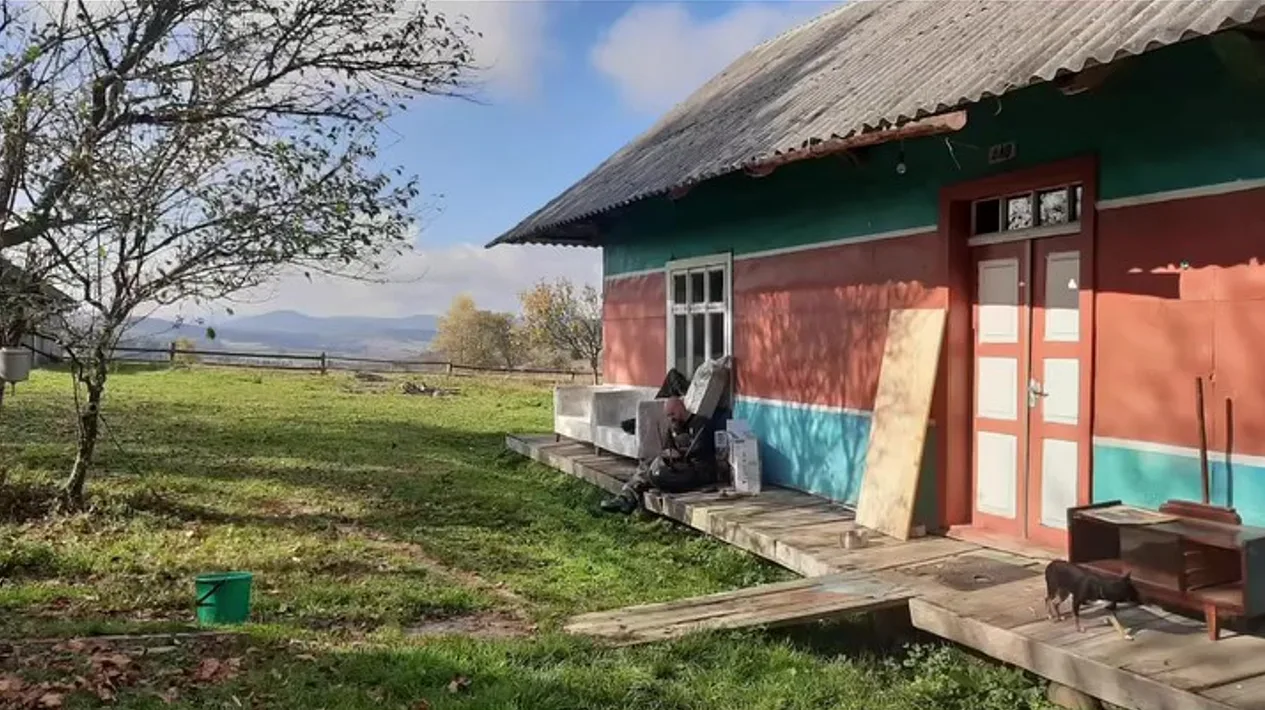 Украинка с мужем-испанцем купила старый дом в Карпатах: "Люди крутили пальцем у виска"