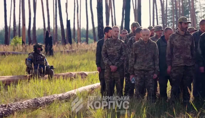 "Їли кору та кропиву": полонений РФ розкрив, у яких умовах їх залишило командування